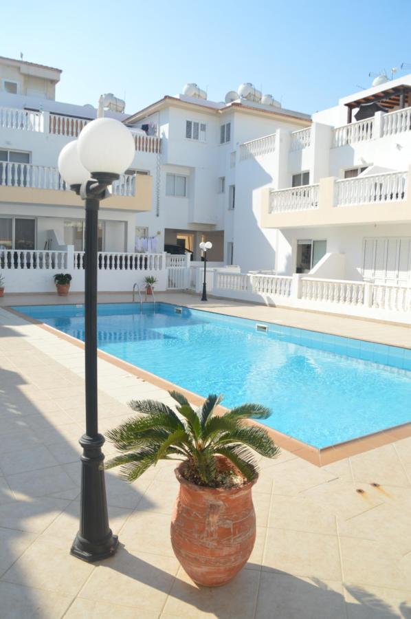 Kapparis Penthouse Apartment พาราลิมนี ภายนอก รูปภาพ